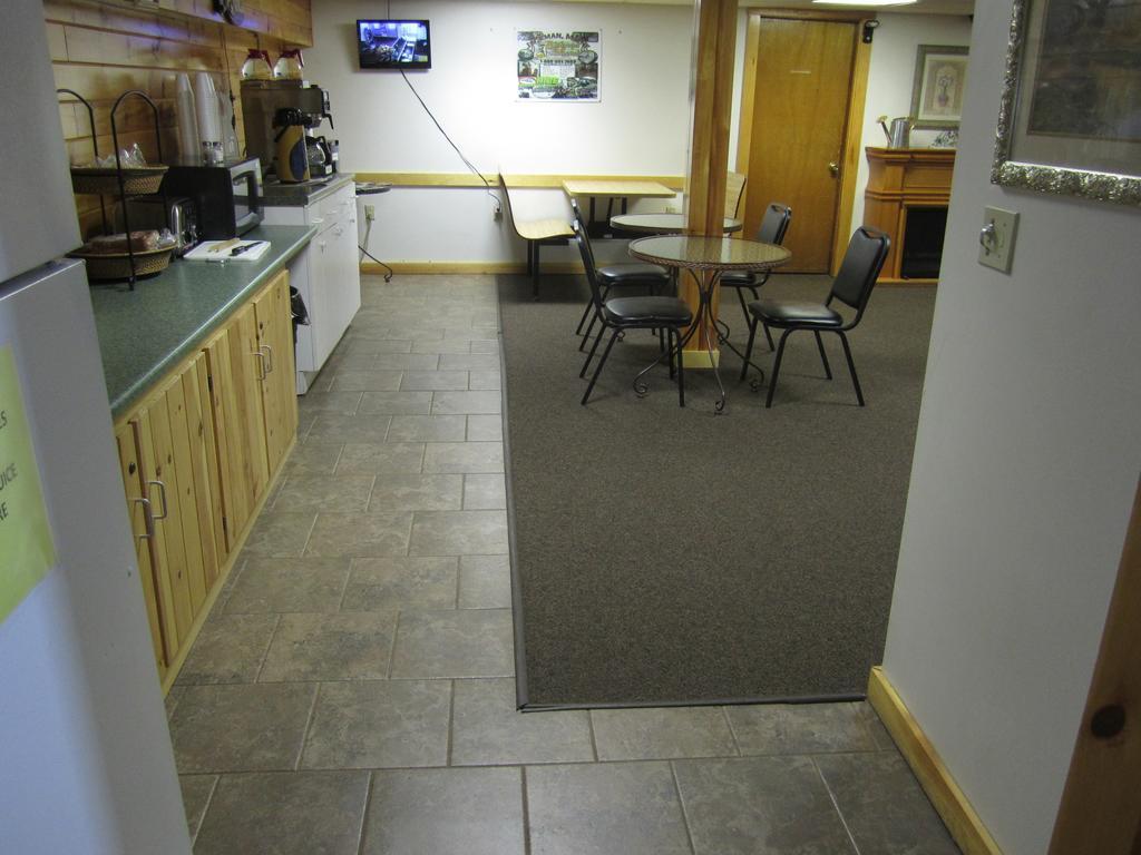 Jackman Bishops Country Inn Motel المظهر الخارجي الصورة