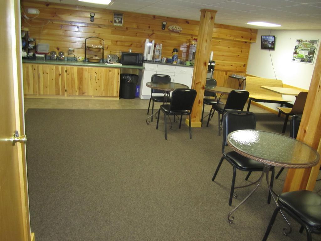 Jackman Bishops Country Inn Motel المظهر الخارجي الصورة